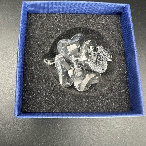 Swarovski Ladybird on Four-Leaf Clover Figurine – Retired 2016 – With Box - Picture 12 of 15